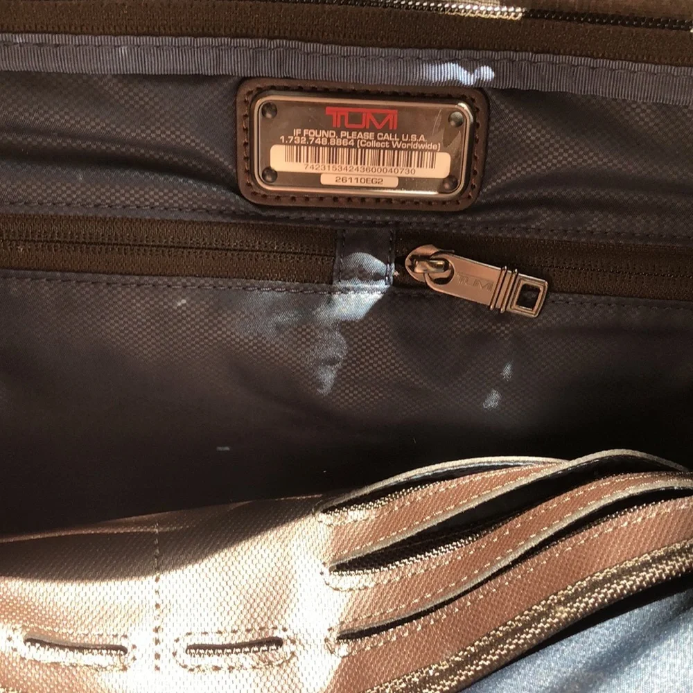 TUMI slim deluxe leather handle grey nylon body unisex so many pockets 12x16